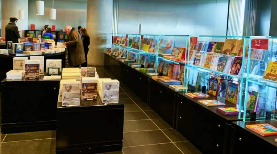 Museum shop inside the Acropolis Museum